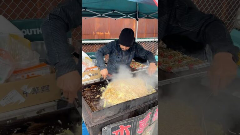 濃厚ソースの絡む屋台が最高　#千葉 #グルメ #焼きそば