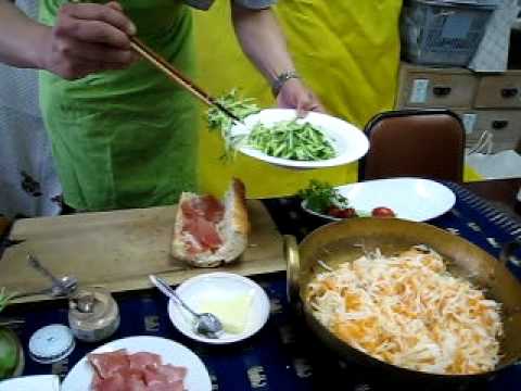 ベトナム料理　ベトナムのサンドイッチ（バインミー）