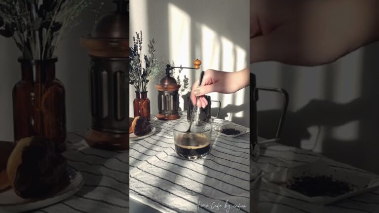 【Home Cafe】Chocolate cafe latte　チョコレートカフェラテでおうちカフェ #shorts