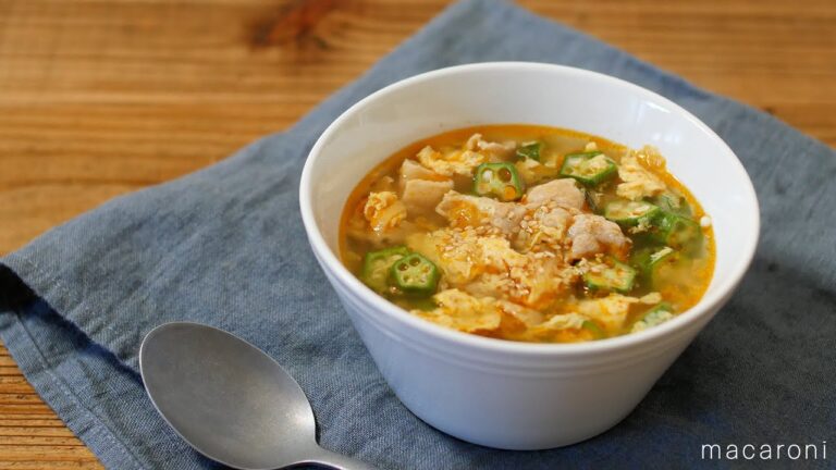 【オクラと卵のピリ辛スープ】スタミナ満点！キムチの辛さがやみつきになる♪