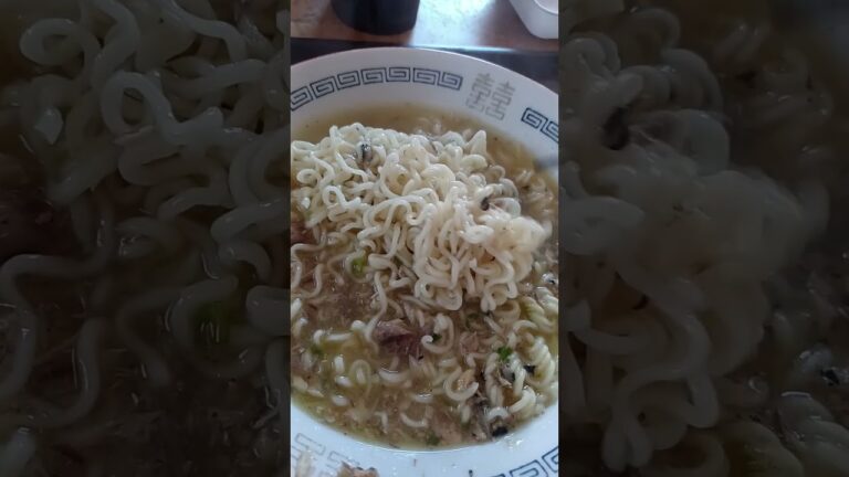 鯖のだしと塩ラーメンスープが最高に合うサバ缶サッポロ一番塩らーめん