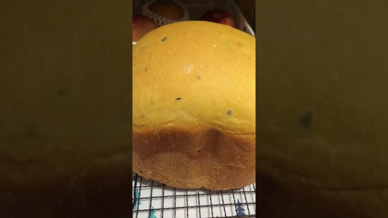 ホームベーカリーでパンプキンパンを作ったよ🍞