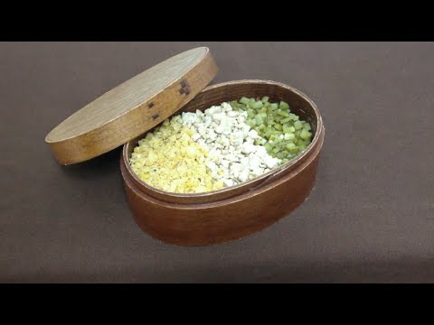 "3 colors box lunch"　ＩＨで、鶏そぼろ弁当