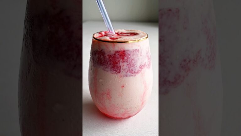いちごとラズベリーでスムージー作った結果🍓🍹 #shorts #drink