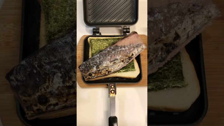ホットサンドメーカーで鰹のたたきサンドを焼くだけの動画 #shorts