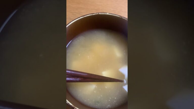 豆腐とわかめの味噌汁　#料理  ＃味噌汁　＃豆腐　#ワカメ