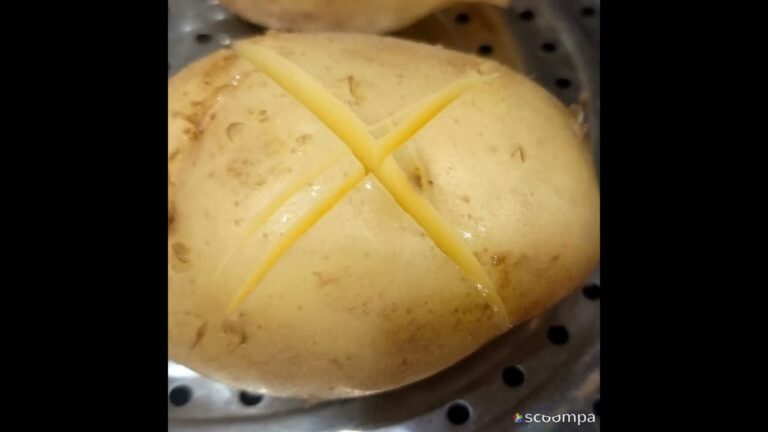 Baked salmon with potato  鮭のポテト焼き