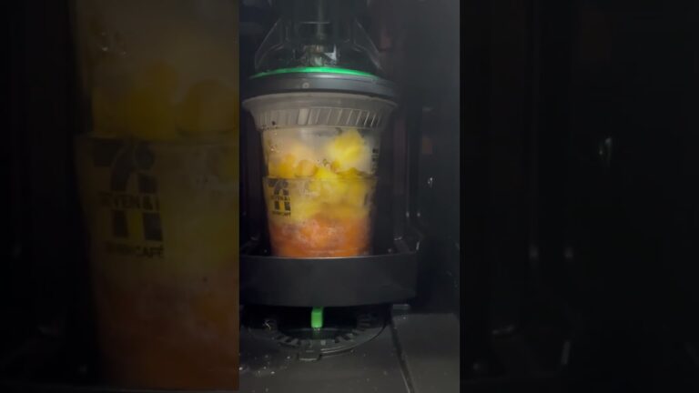 何これ!マンゴーパインスムージー　#nujabes #セブンイレブン #japanesefood