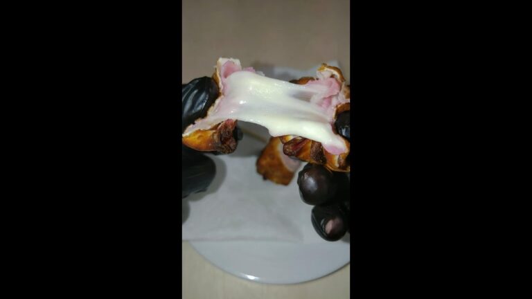 餃子の皮とサラミでモッツアレラチーズ揚げ＃アレンジレシピ＃ホットサンドメーカー＃簡単レシピ＃バスレシピ＃ズボラ＃料理動画　人気 #Shorts