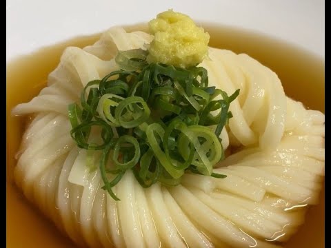 圧力鍋で茹で上げるモチモチうどん（極みうどん　たくあん）