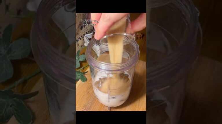 モンブランパウンドケーキの作り方🤍/How to make Mont Blanc pound cake🌰　#shorts