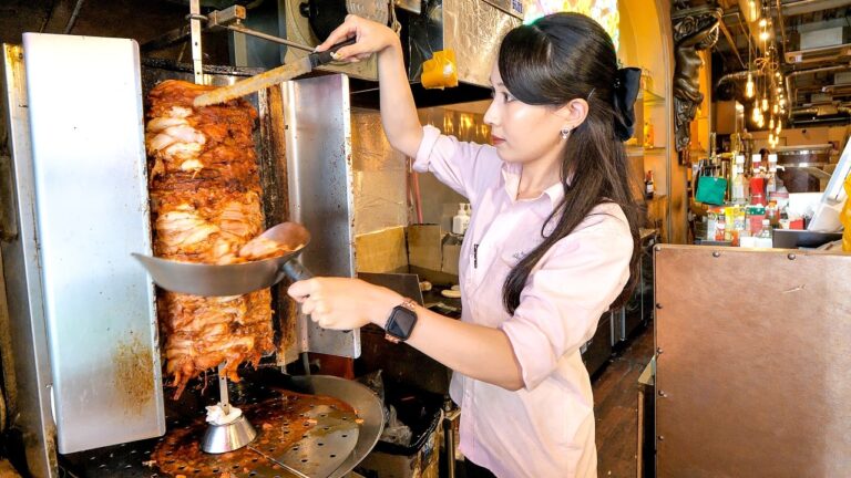２６歳博多美人が躍動する街角ケバブ屋の忙しすぎる爆裂昼営業に密着。