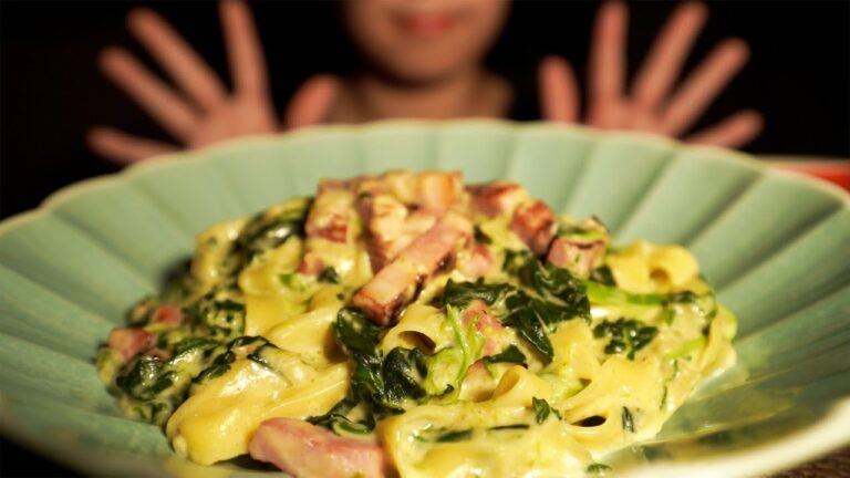 【ASMR】ほうれん草とベーコンの濃厚クリームパスタを食べる | 日本語字幕【咀嚼音/食べる音/睡眠用/EatingSounds】
