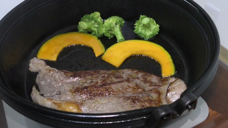 すき焼き鍋で国産牛ステーキを焼く