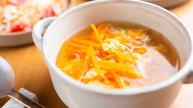 【玉ねぎ簡単レシピ】たった10分！調味料2つ♪弱火で煮込むだけ。