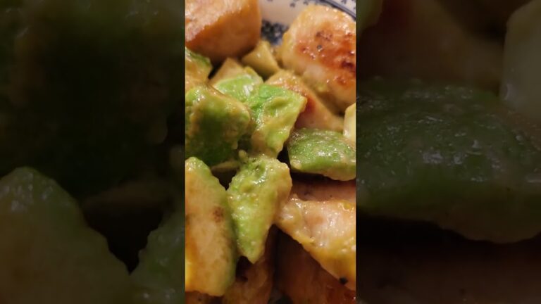 美味❗鶏のニンニク🧄アボカド🥑炒め【JunJun】#shorts #鶏肉 #鶏肉レシピ #鶏肉料理 #アボカドレシピ #アボカド #夜ごはん #夜ご飯 #チャンネル登録お願いします