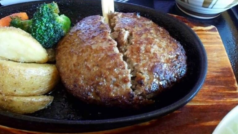 高坂のぼたんで「肉汁の溢れるハンバーグ」を食べる！