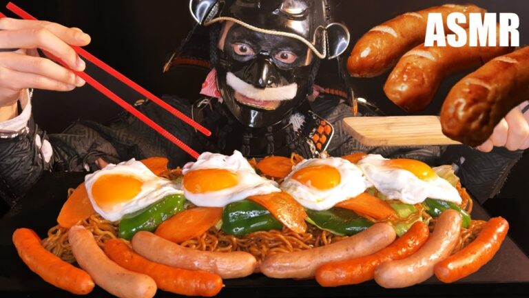 【ASMR】サムライが焼きそばを食べる! / Samurai eats yakisoba!【Eating Sounds】