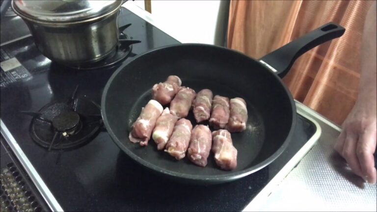 低糖質レシピ　ゴーヤーチャンプルーとちくわの豚こまチーズ巻き