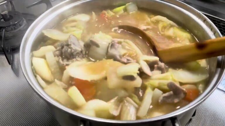 （ある日の朝食）里芋豚汁、他冷凍ストックでおかず