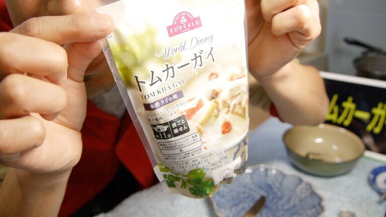 『中西の朝食』〜トップバリュWorldDining「トムカーガイ」〜いっしょにトースト、地元のおばあさん手作り“梅干しジャム”・“あおさ佃煮”をぬって食べました！タイのスープ、トムカーガイうまい！