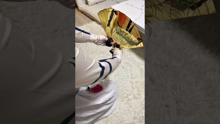 扇子を破壊しようとする猗窩座にキレる童磨🪭童磨　← @hikarin_0208 #声真似#鬼滅の刃 #猗窩座 #童磨#無限城編 #kimetsunoyaiba