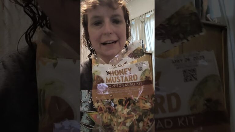 brago farms honey mustard salad #youtubeshorts #tastetest #foodreview #salad #healthylunch