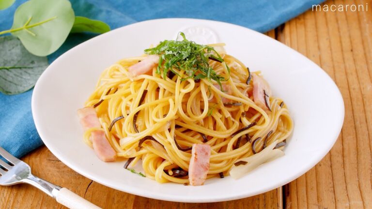 【ベーコンと玉ねぎの和風パスタ】フライパンひとつで作れる！めんつゆと塩こんぶで味が決まる！