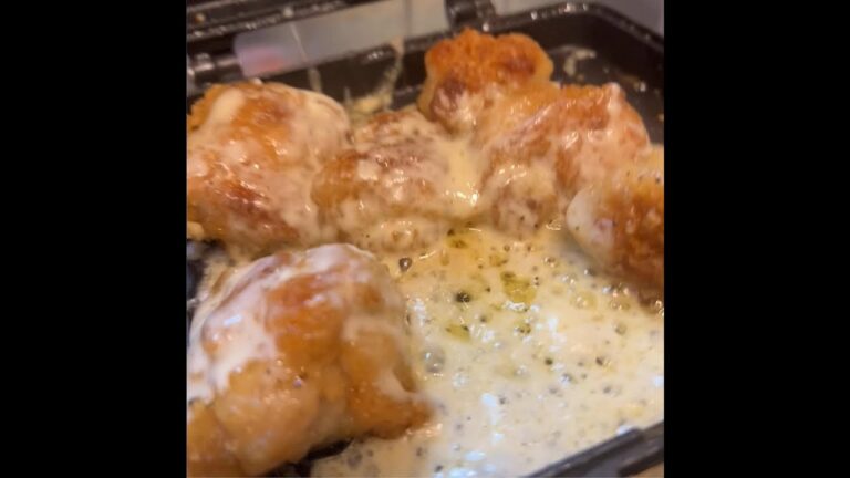 リロ氏に憧れた犬がチーズと唐揚げを焼くだけの動画 #料理 #shorts #cooking