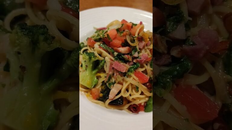 野菜たっぷりペペロンチーノパスタ　ココス