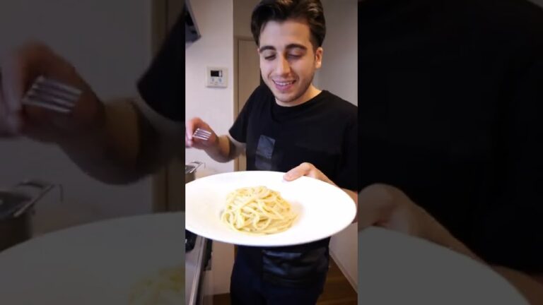 ビールによく合うおつまみパスタの作り方　アンチョビバタースパゲッティ【Spaghetti Burro e Acciughe】 #Shorts