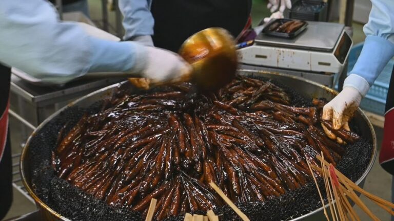 ハゼの甘露煮作り、最盛期　愛知・豊川の食品工場