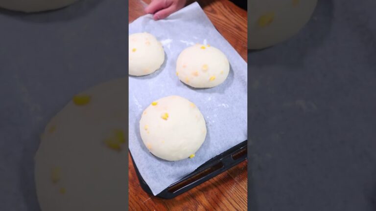 【パン職人】ジブリっぽいコーンパン作ってみた！？                #パン作り #パン #bread #shorts