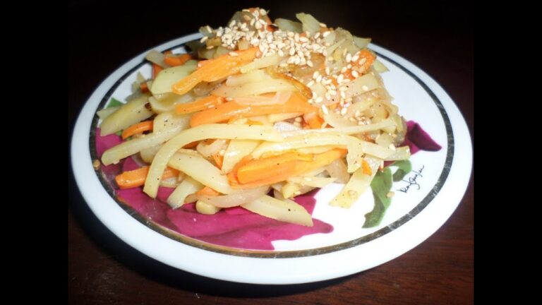 POTATO AND CARROTS SIDE DISH (GAMJABOKKEUM 감자볶음) I VEGAN RECIPE