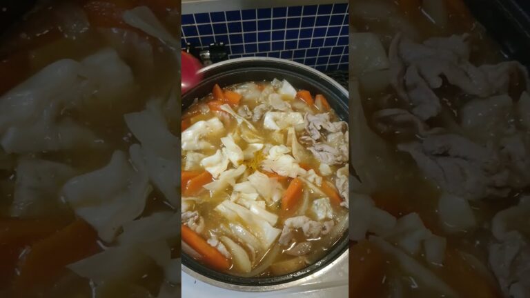 豚汁作ろうとしてたらカレーにできるじゃんと思ってカレー風豚汁