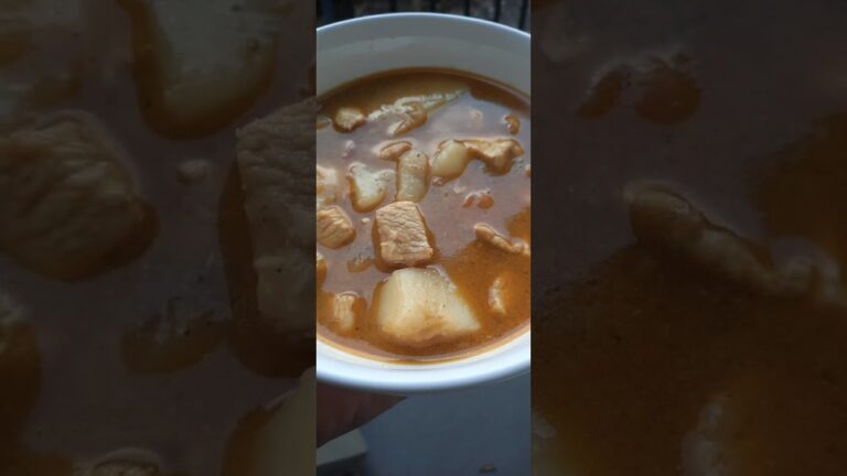 a delicious simple easy curry that i would cook every week #shorts #currychicken #shortvideo