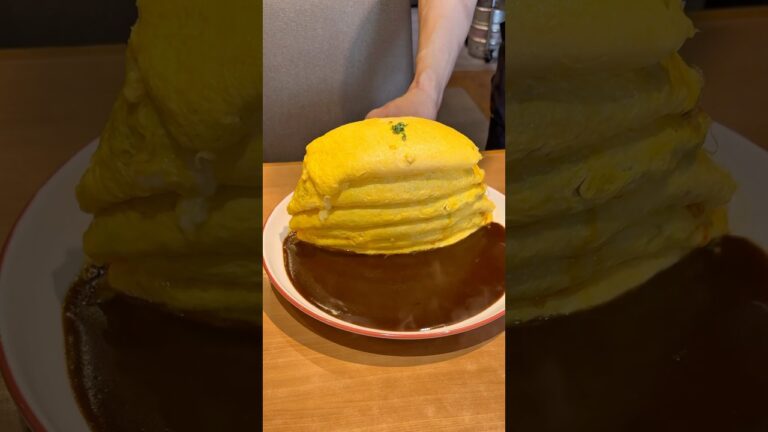 【6段重なったミルフィーユオムライス】