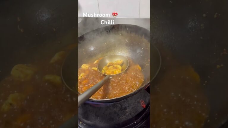 Mushroom chilli 🍄🤌!!  #food #viral #streetfood #shorts #video  #chillimushroomrecipe #chinesefood