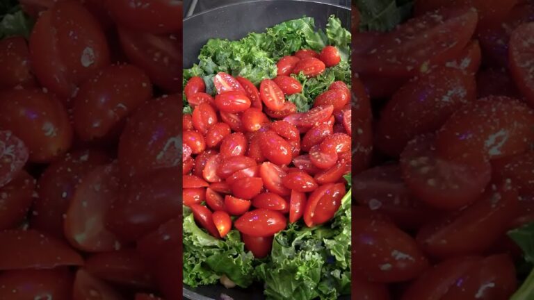 Chickpeas with Tomatoes and Kale | Italian-Style @eatcolor #shorts #food