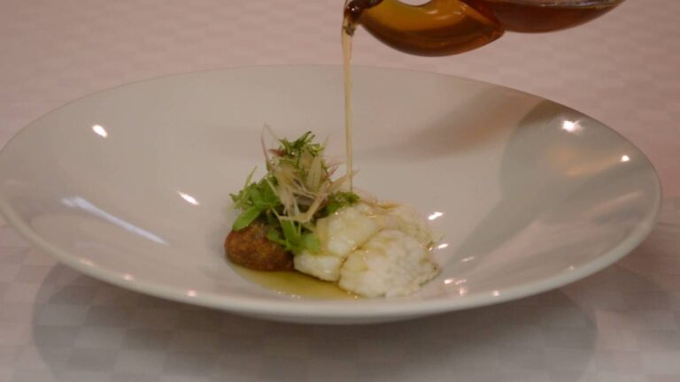 鱧と蓮根饅頭のスープ仕立て