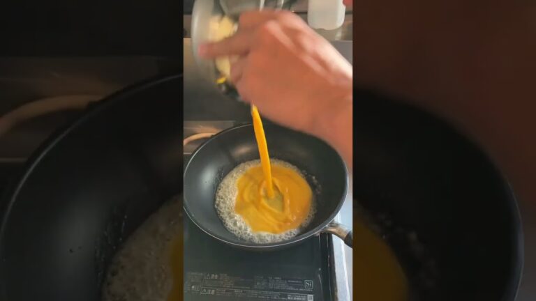 トロトロ納豆オムレツ！パルメザンチーズはいっぱい入れとこう！形が悪くても気にしないで(^^)