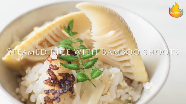 土鍋で炊くと更に美味しいタケノコご飯[Steamed rice with Bamboo shoots]
