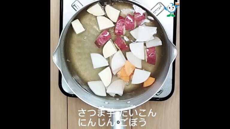【管理栄養士作成の健康づくりレシピ】130．鮭と根菜の粕汁風