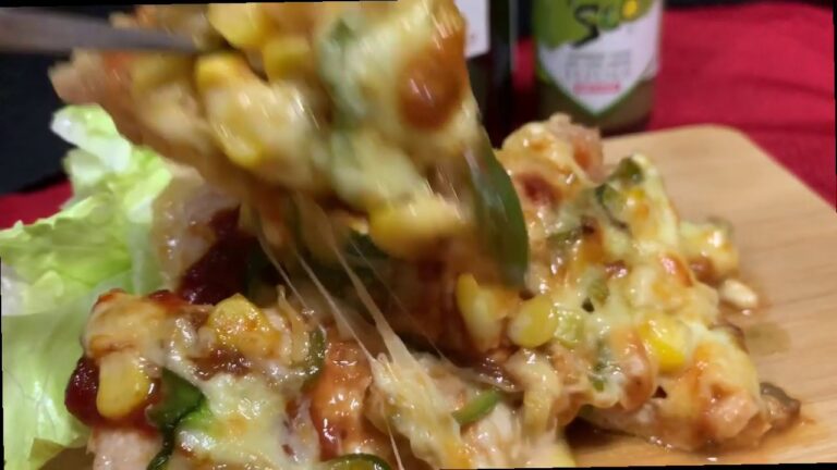 「糖質制限中のちょっと贅沢！」鶏むね肉でヘルシーなピザの作り方