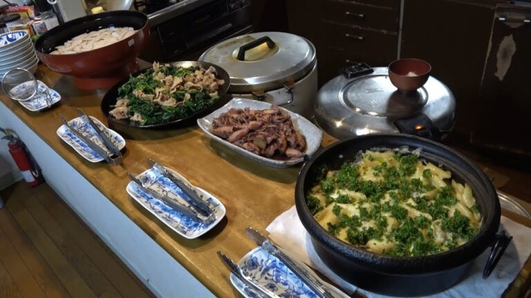 普通の台所で１４人前作るぞ！【ほうれん草と豚肉の炒め物・アヒージョの次の日・冷水餃子・豆イカの煮付け】