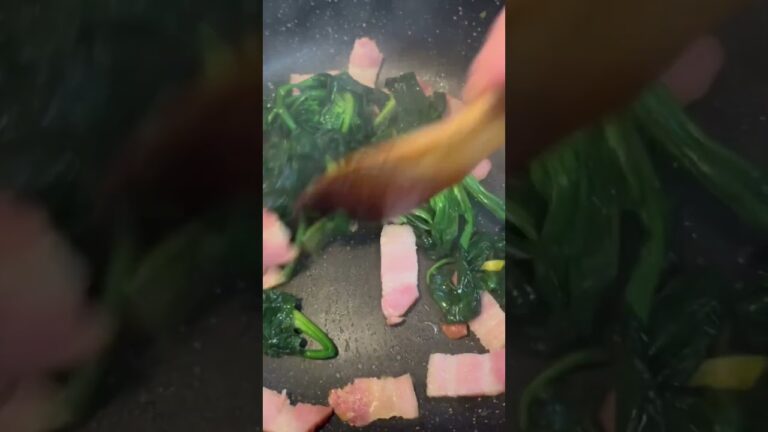 ほうれん草とベーコン🥓🥬のバター🧈炒めは美味しいでそ💕せやろ (σ･з･)σ #spinach #ほうれん草レシピ #ほうれん草 #ほうれん草とベーコンのバター炒め