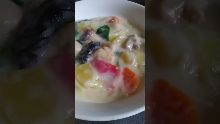 ホワイトシチュー　　　　　　　　　ほうれん草が美味しいです。