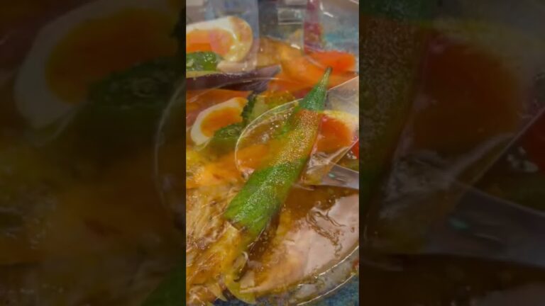 驚愕！巨大なチキンレッグと大量野菜のスープカレー！高円寺NEW CHECK・ニューチェック#shorts