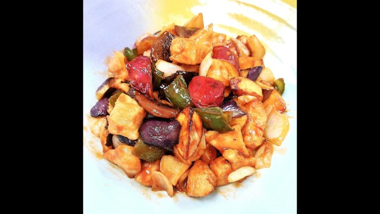 🍠🥦『 鶏胸肉と野菜の甘酢あん 』🍗🥕  　揚げた野菜と鶏胸肉を甘酢あんで絡めた、ごはんが進む一品です✨