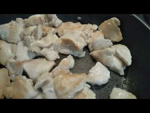 奥薗壽子さんの万能鶏むね肉を使って茄子味噌炒め